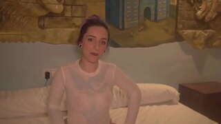 Vega ac mae ei phrofiad gyda&#039;r FAWR A CEILIOG DU