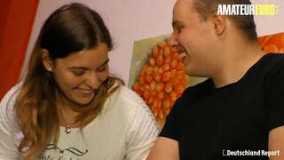 ���ັກເລ່ນເອີຣົບ,Sexy ກົ້Deutsche ພັນລະຍາໄດ້ຮັບຍໍາດີໂດຍ Horny Hubby