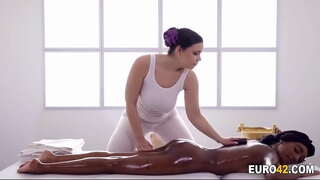 ���ான் காதல் என் லெஸ்பியன் இயன்முறையாளரை பெரும் என்